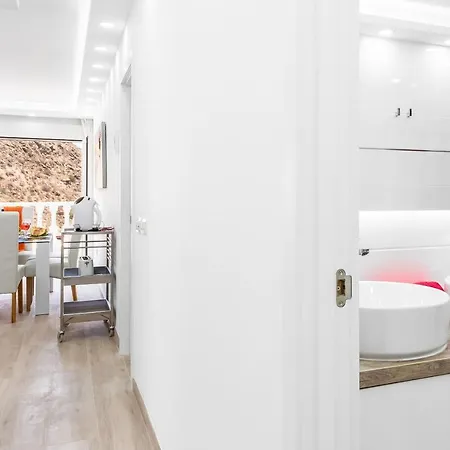 3c Atico Vista Hermosa Wifi Pool,tennis,padel,park * Лос Кристианос
