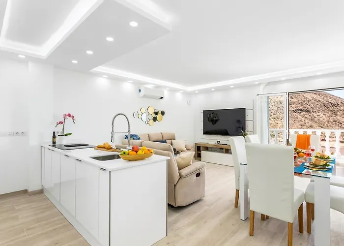 3c Atico Vista Hermosa Wifi Pool,tennis,padel,park Лос Кристианос